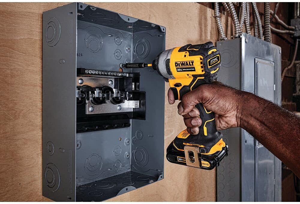 Compact Cordless Impact Driver Q81336
