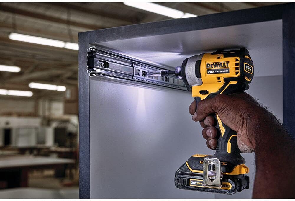 Compact Cordless Impact Driver Q81336