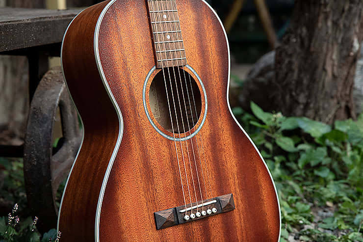 Mahogany Parlor Acoustic Guitar P650952