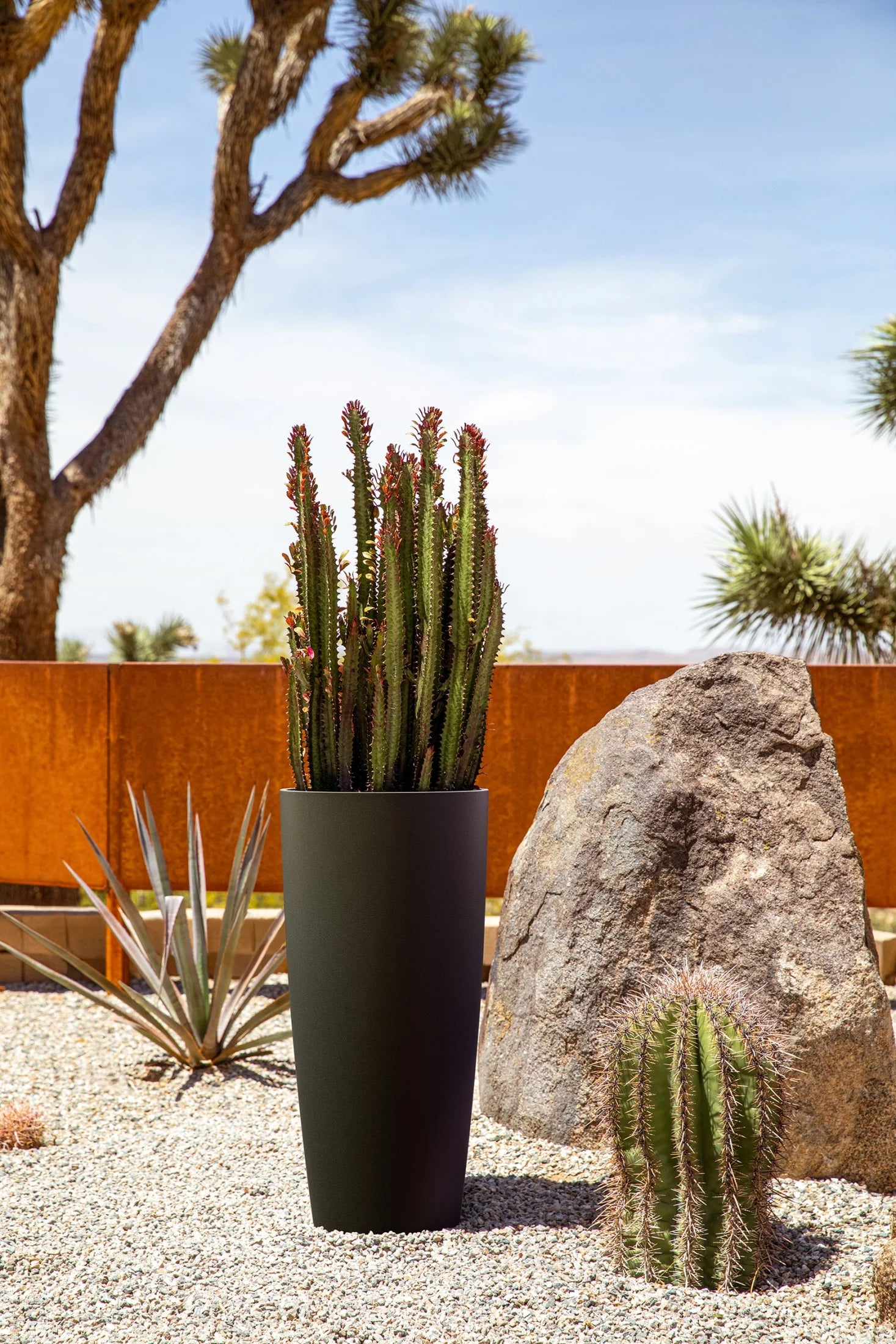 Black 2-Pack Plastic-Stone Planter Q566