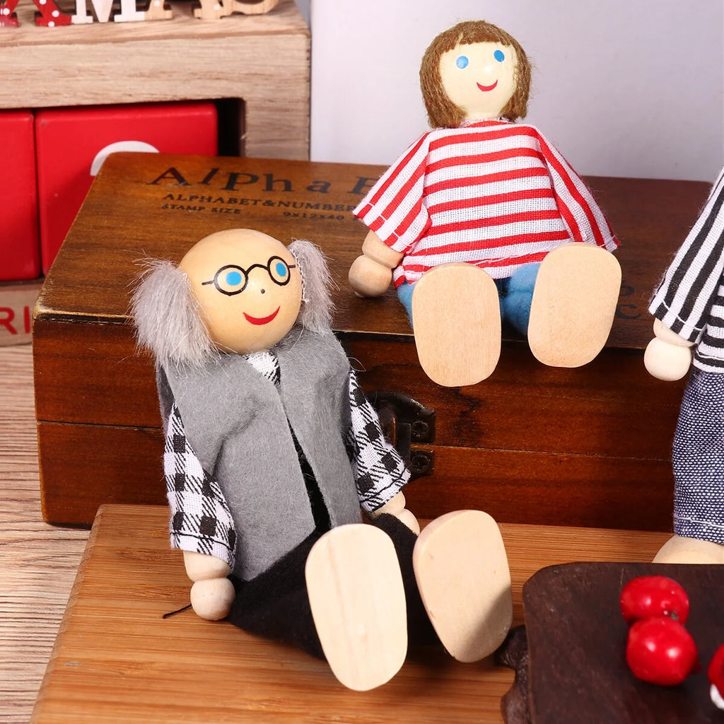 Wooden Dolls Playset Set of 7 People W8041
