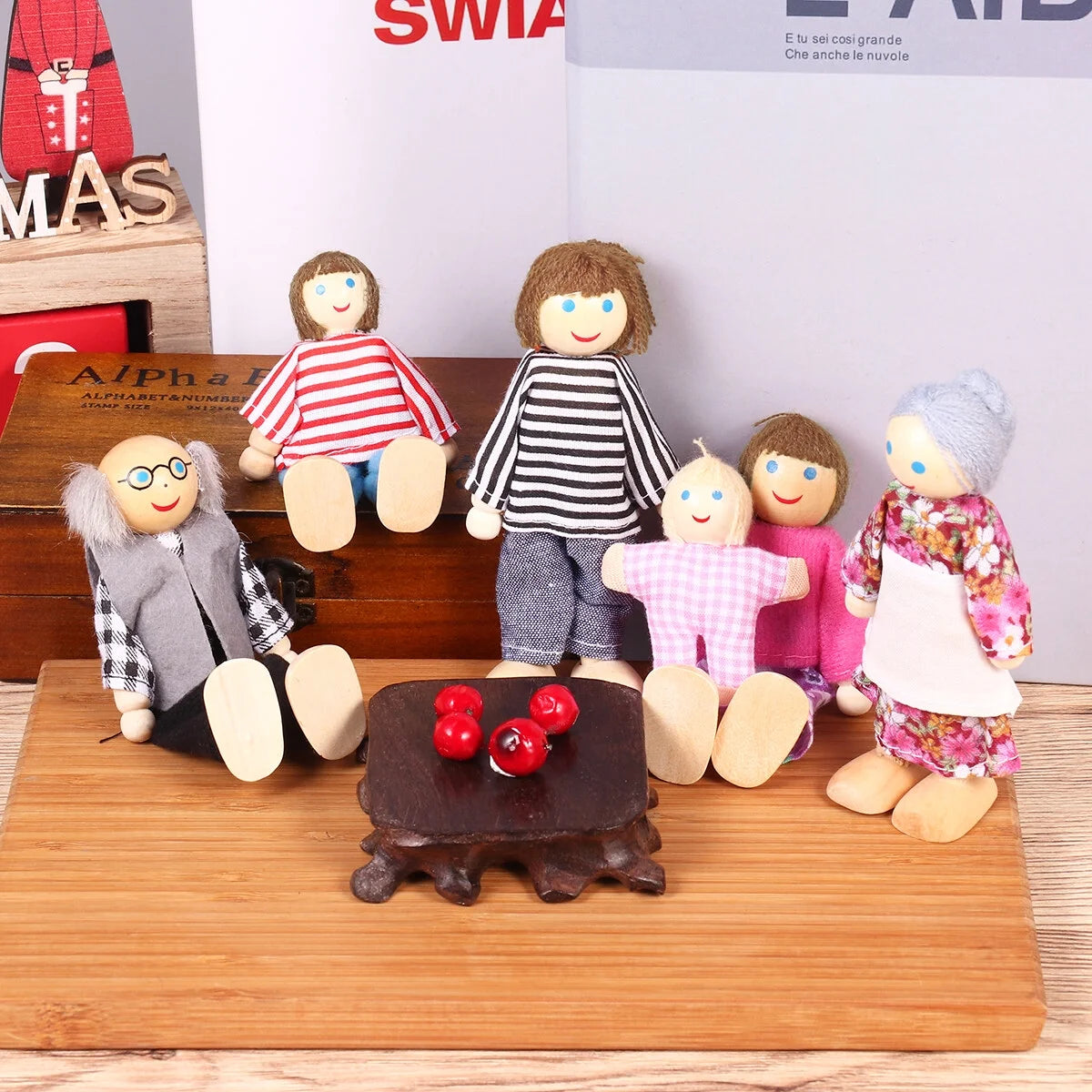 Wooden Dolls Playset Set of 7 People W8041